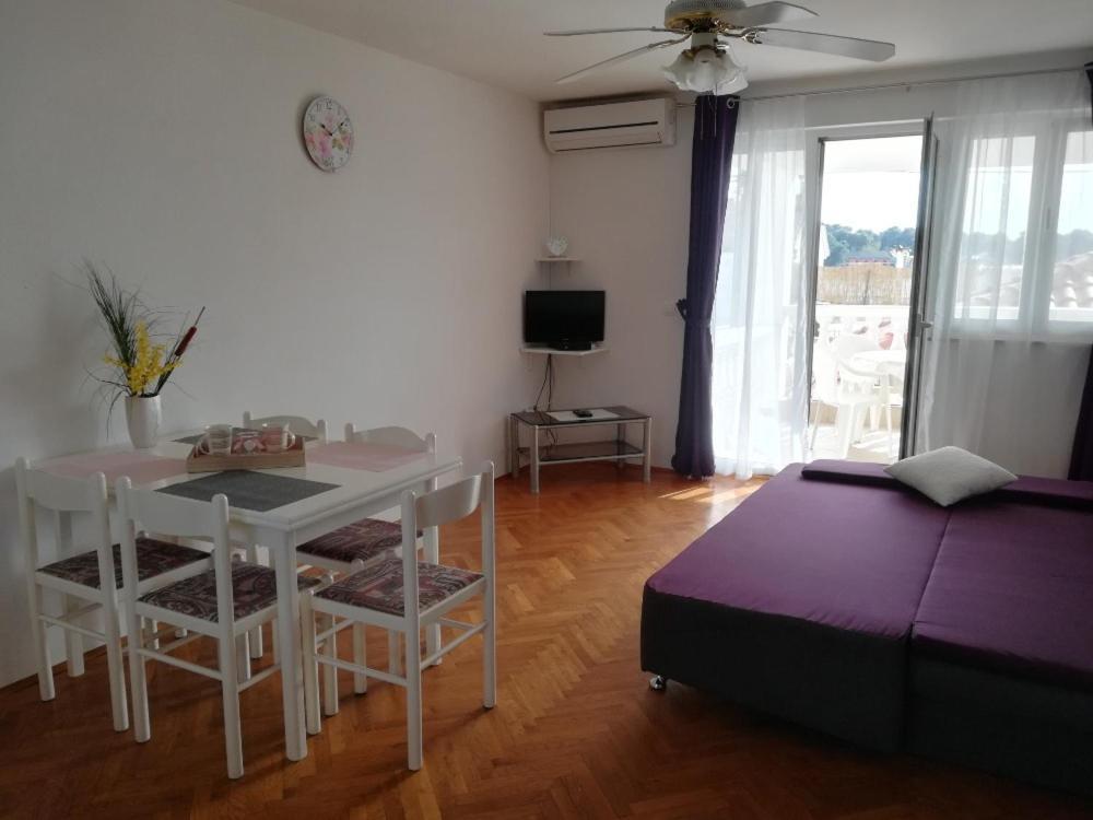 Apartment And Rooms Sidro 佩特坎内 外观 照片