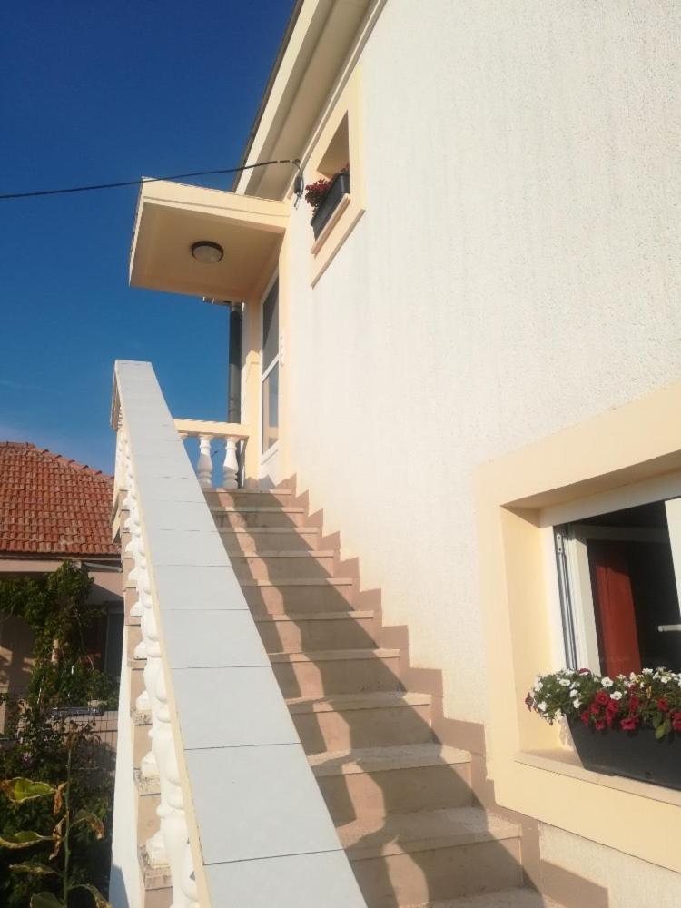 Apartment And Rooms Sidro 佩特坎内 外观 照片