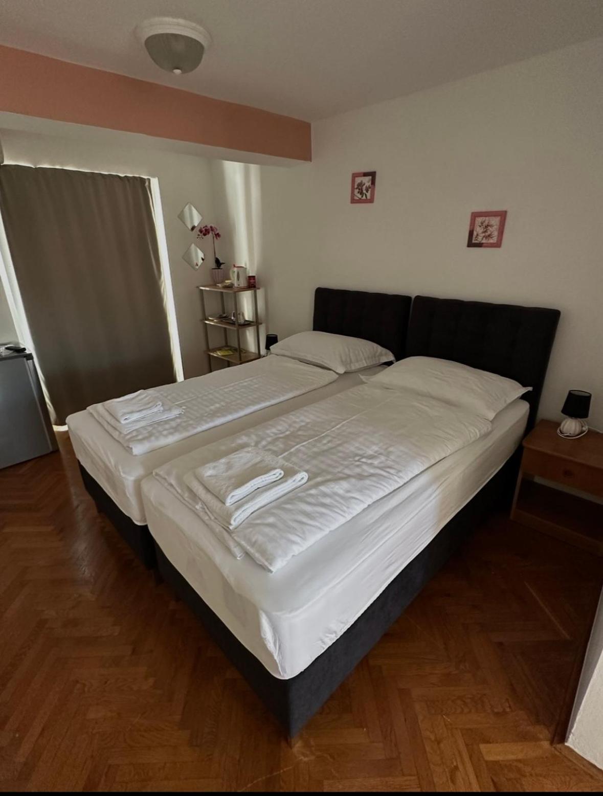 Apartment And Rooms Sidro 佩特坎内 外观 照片